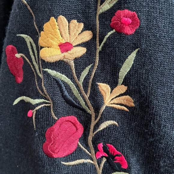 Vintage wool blend cottagecore cardigan - Picture 3 of 5